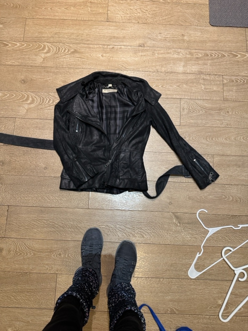 Burberry Black Leather Belted High-Collar Jacket - Picture 4 of 8